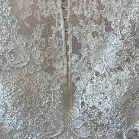 Lace Topper - Picture 4 of 4